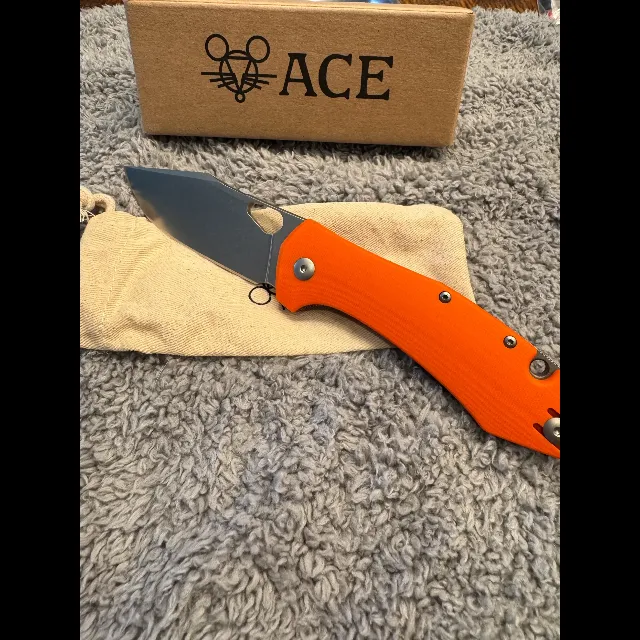Bladebinge - LNIB - Giantmouse Ace Grand - Orange G10 - Rare and