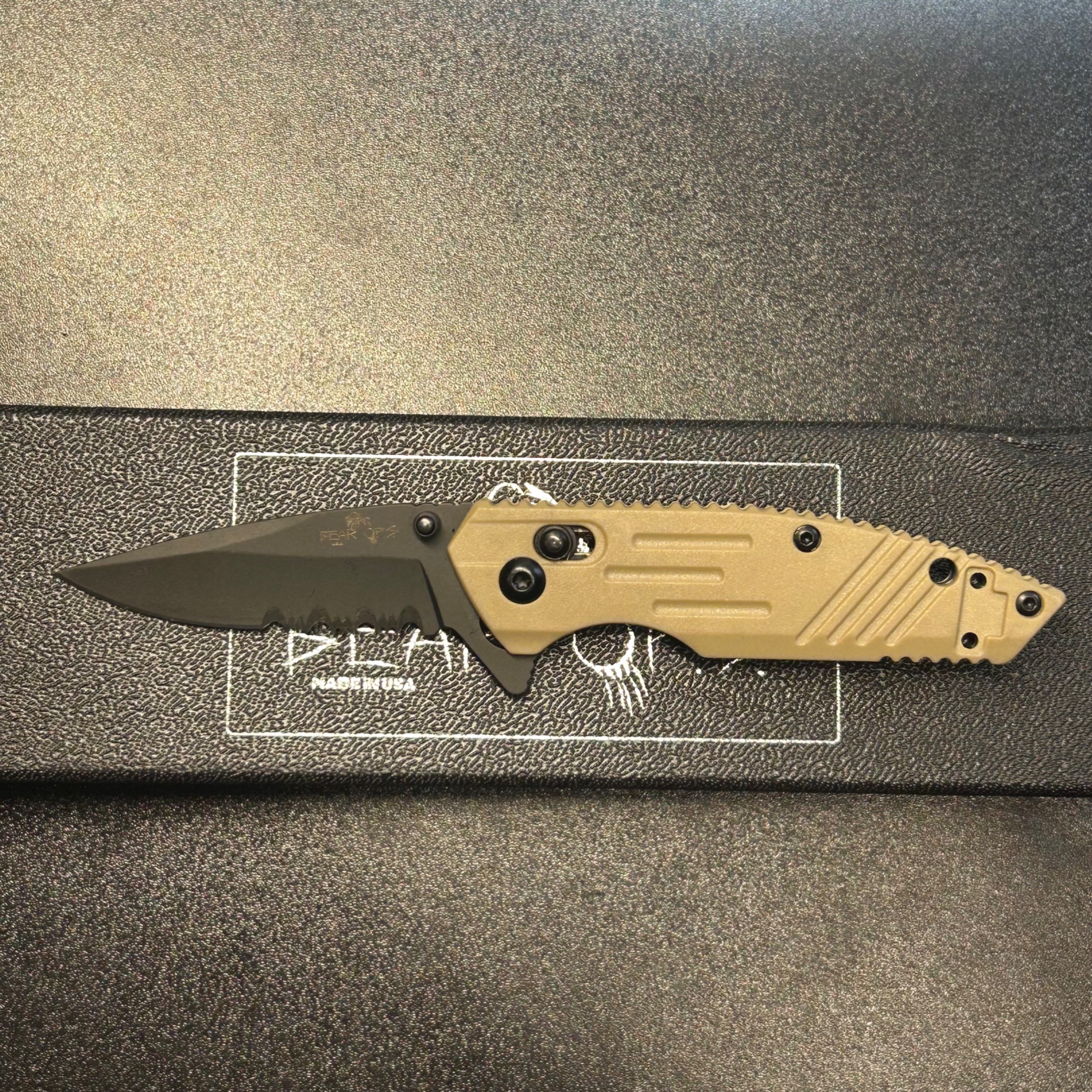 Bladebinge - Mini Rancor IX Desert Tan Serrated Bear Ops by Bear