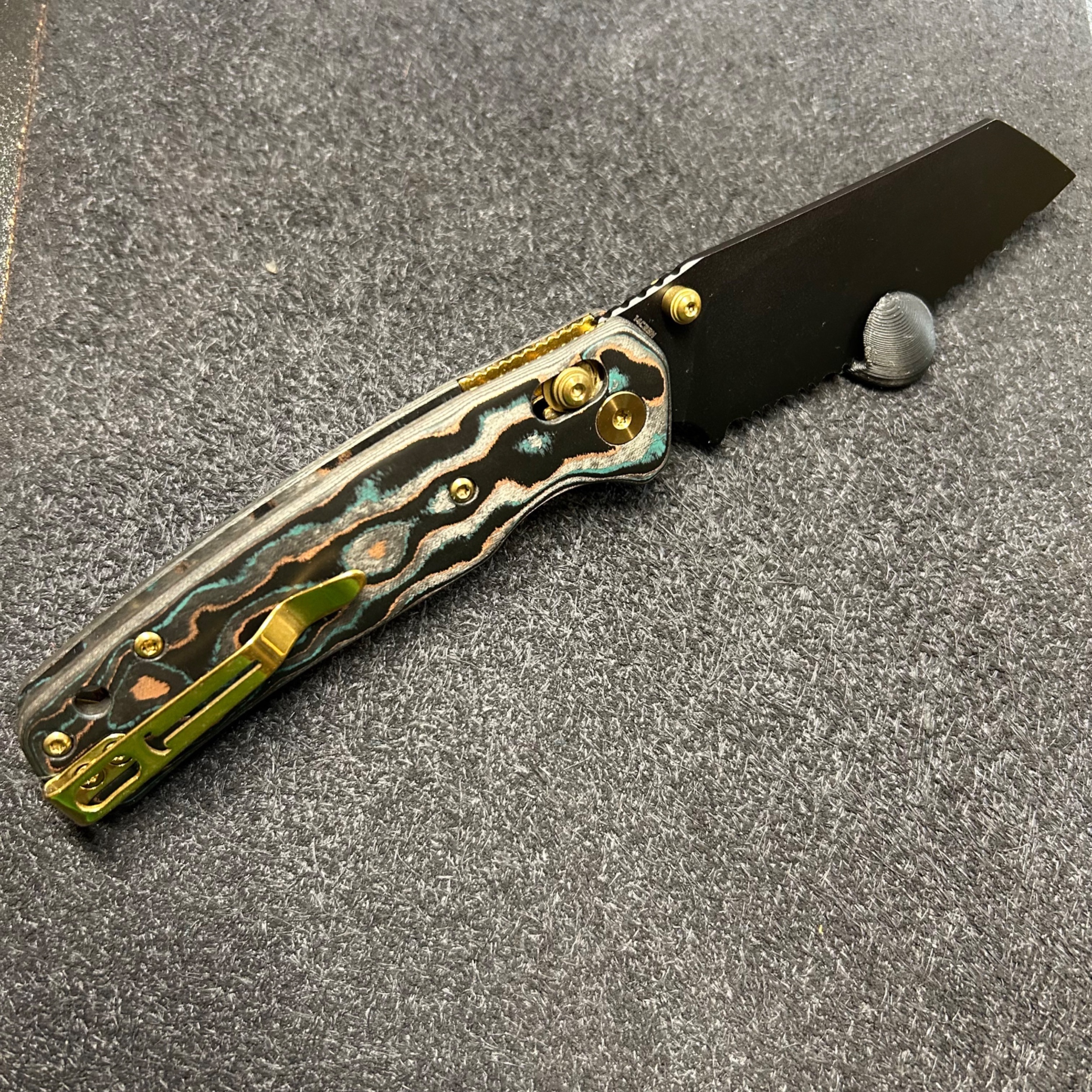 バッジ11 Bladebinge - Bestechman Cicada's Wing • Serrated • Shipwreck Camo