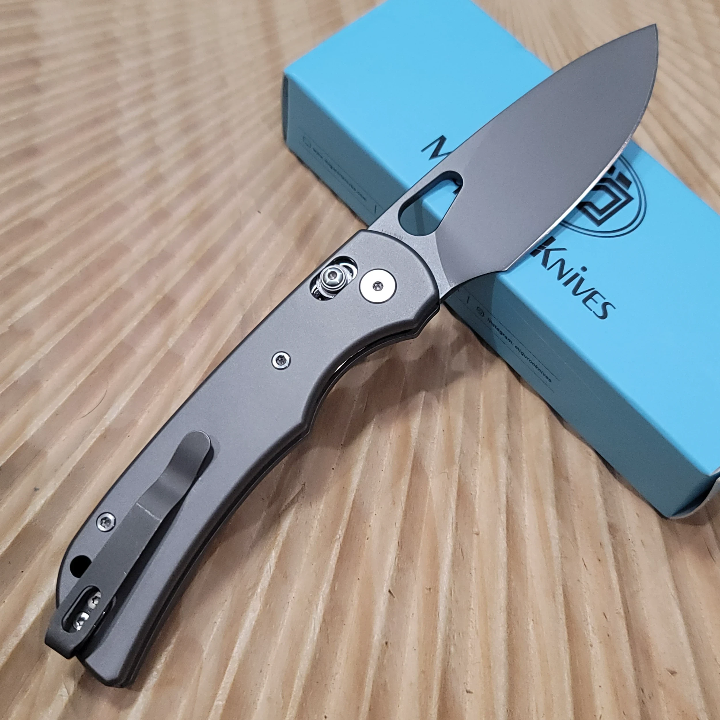 Bladebinge - Miguron Moyarl PVD 14C28N Crossbar Lock, Ti Clip - THIN