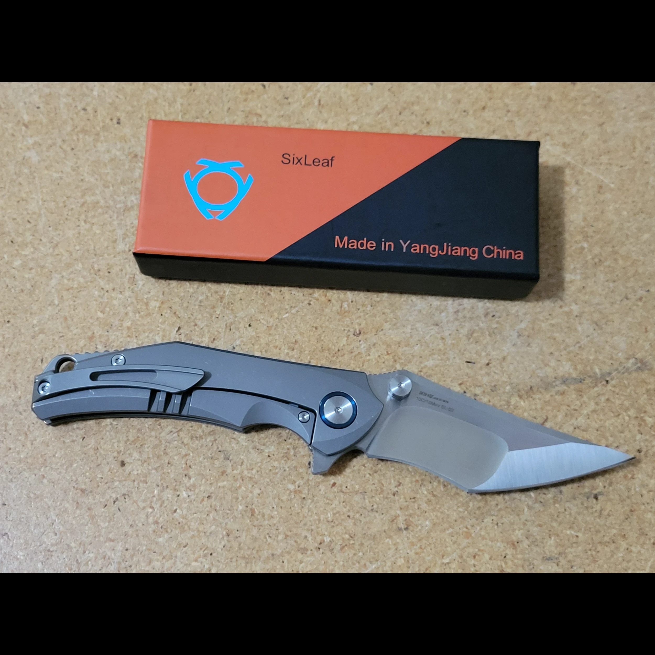 Bladebinge - **LAST PRICE DROP** Sixleaf - SL50 - Lion