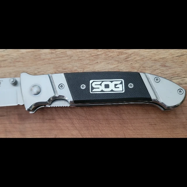 Bladebinge - Like New SOG FIELDER (NO BOX)