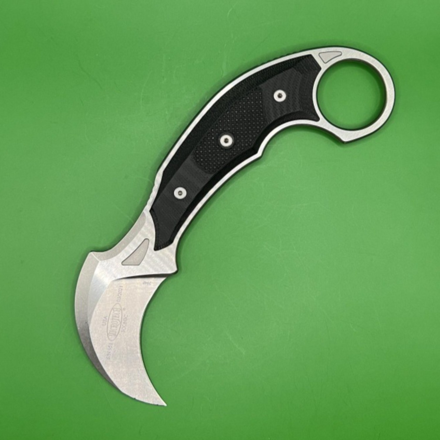 Bladebinge - Microtech Iconic Karambit Fixed Blade