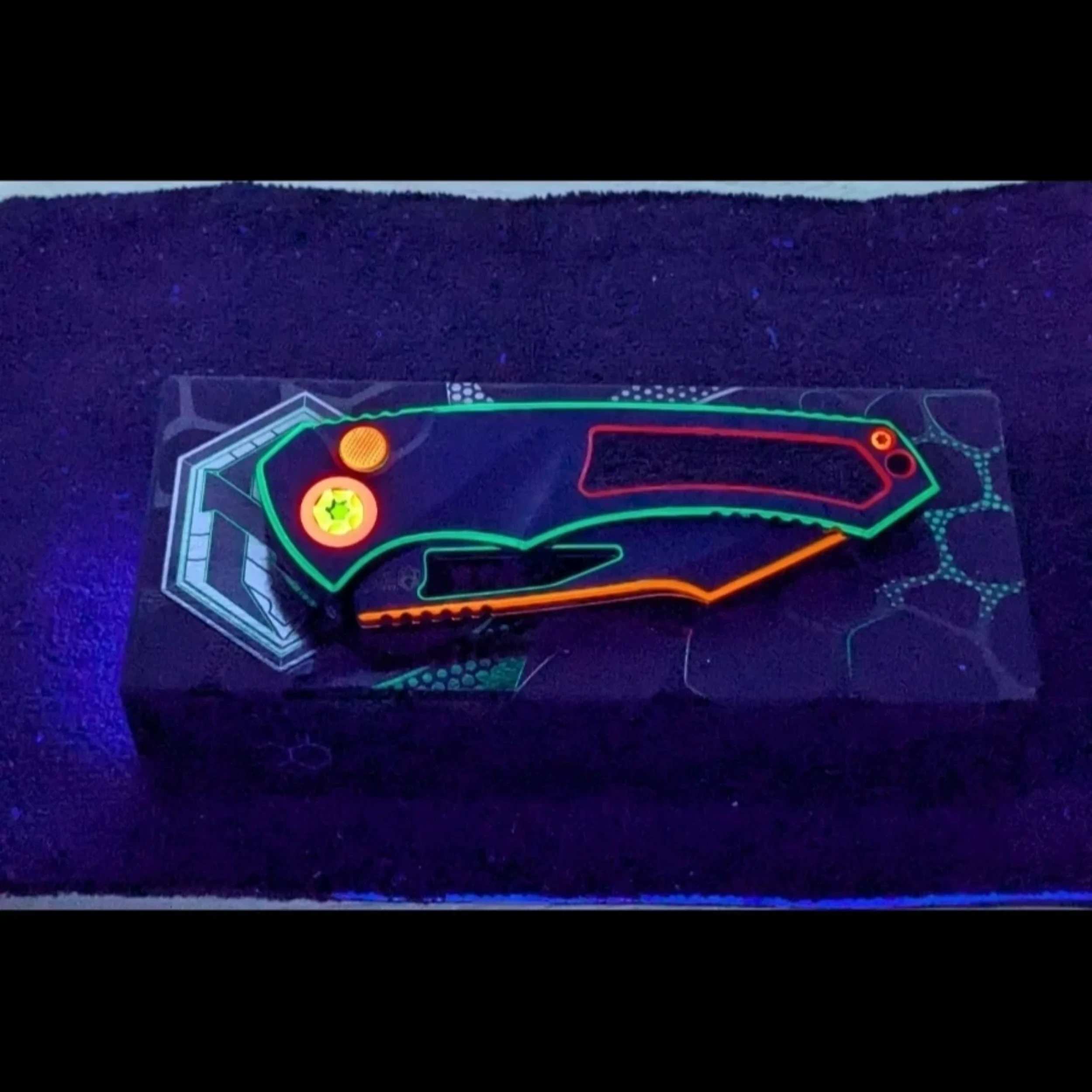 Bladebinge - Exclusive Heretic Pariah Manual Drop Point Cel