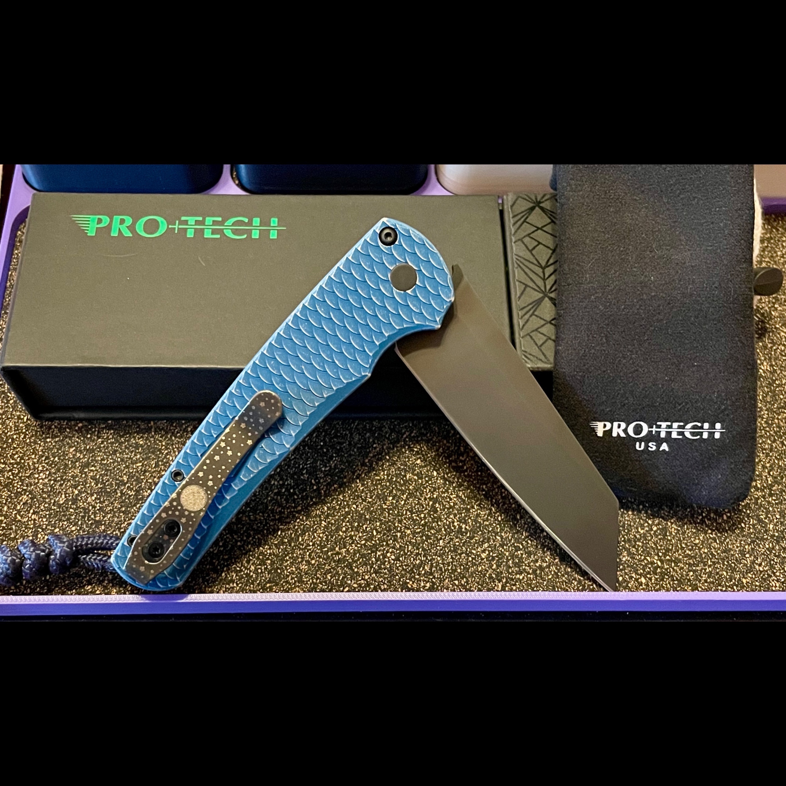 Bladebinge - PRO-TECH MALIBU FOLDING KNIFE WITH LYNCH NW CLIP BLUE ...