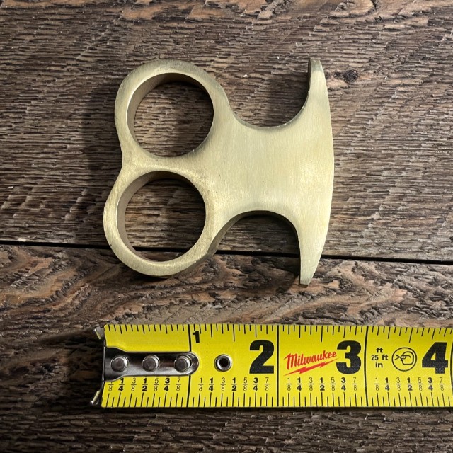 Bladebinge - 2 Finger Brass Knuck