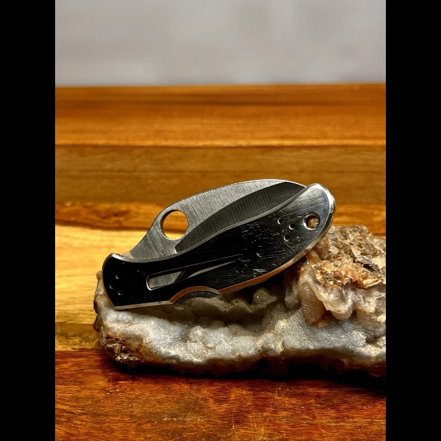 Bladebinge - SPYDERCO VG-10 SEKI JAPAN Harpy Satin Finished
