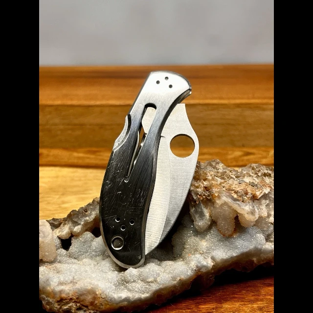 Bladebinge - SPYDERCO VG-10 SEKI JAPAN Harpy Satin Finished