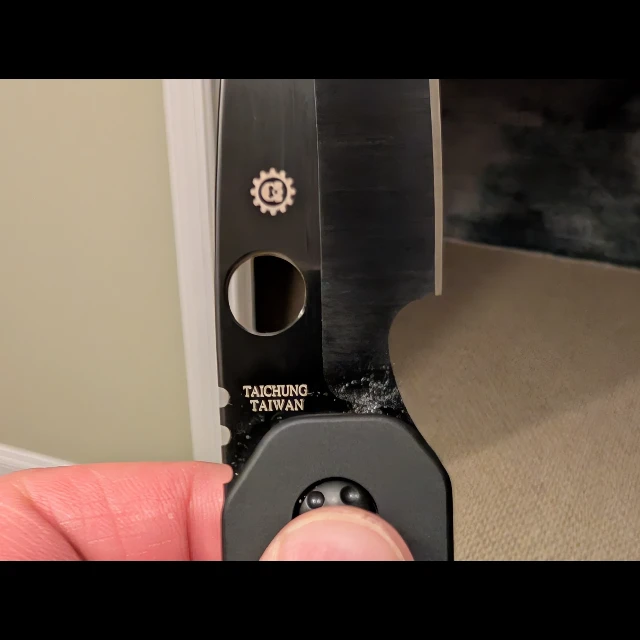 Bladebinge - Spyderco Smock Cruwear TiCN coating, black aluminum handles