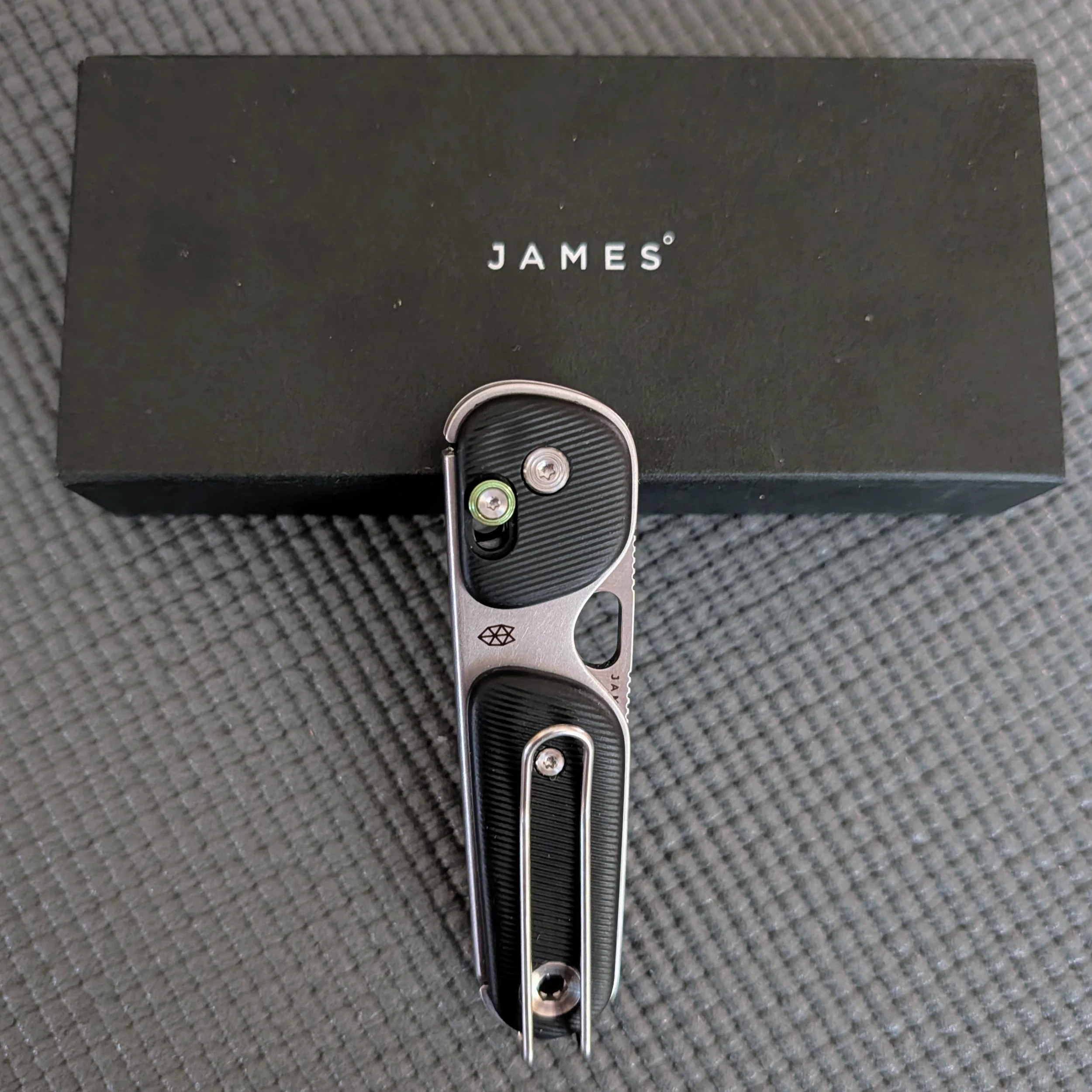 Bladebinge - James Brand Redstone with TJB Slidelock, Sandvik