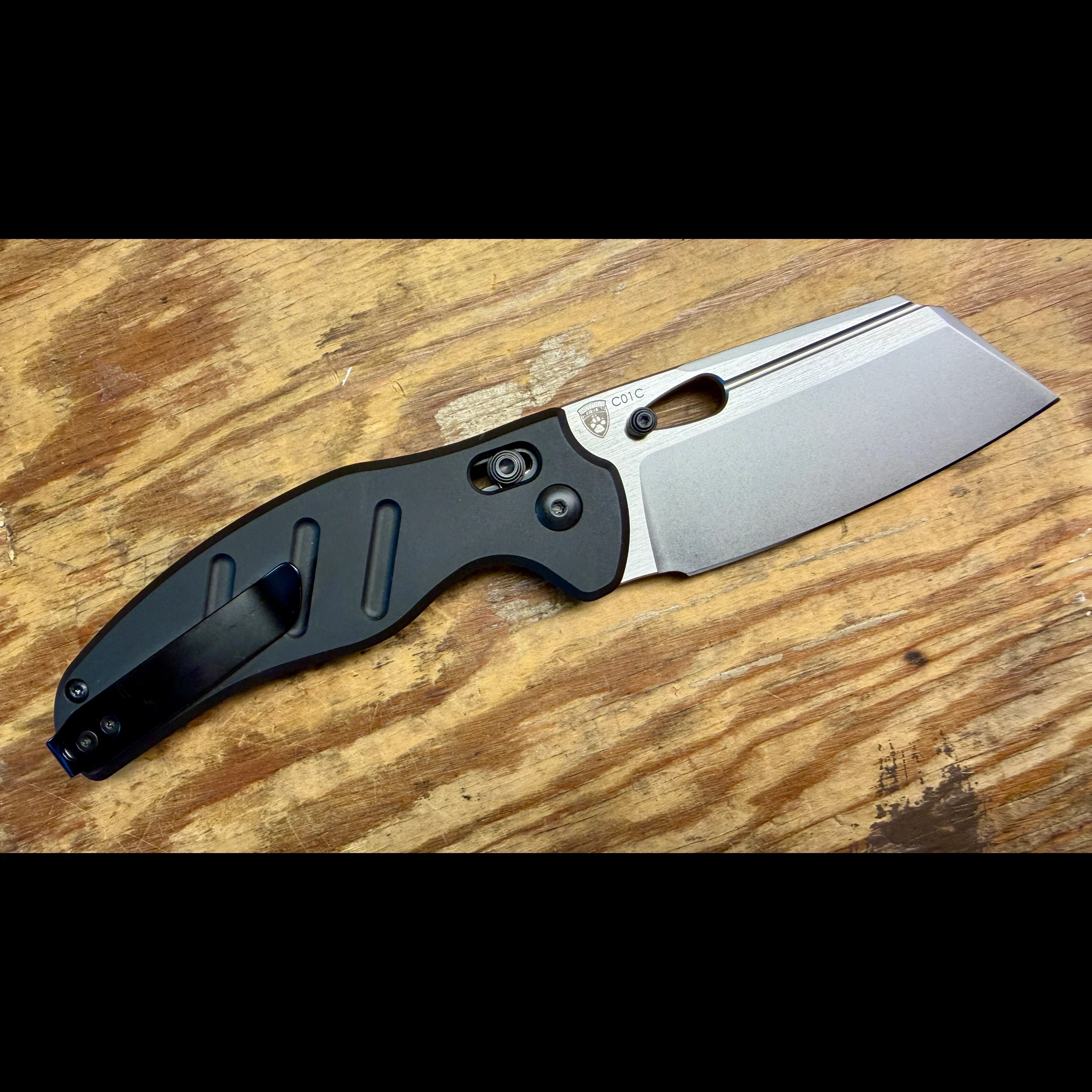 Bladebinge - KIZER VANGUARD SHEEPDOG Clutch Lock Knife Black Aluminum 154CM  Satin Sheepsfoot Blade ***FREE EDC ITEM WITH PURCHASE***