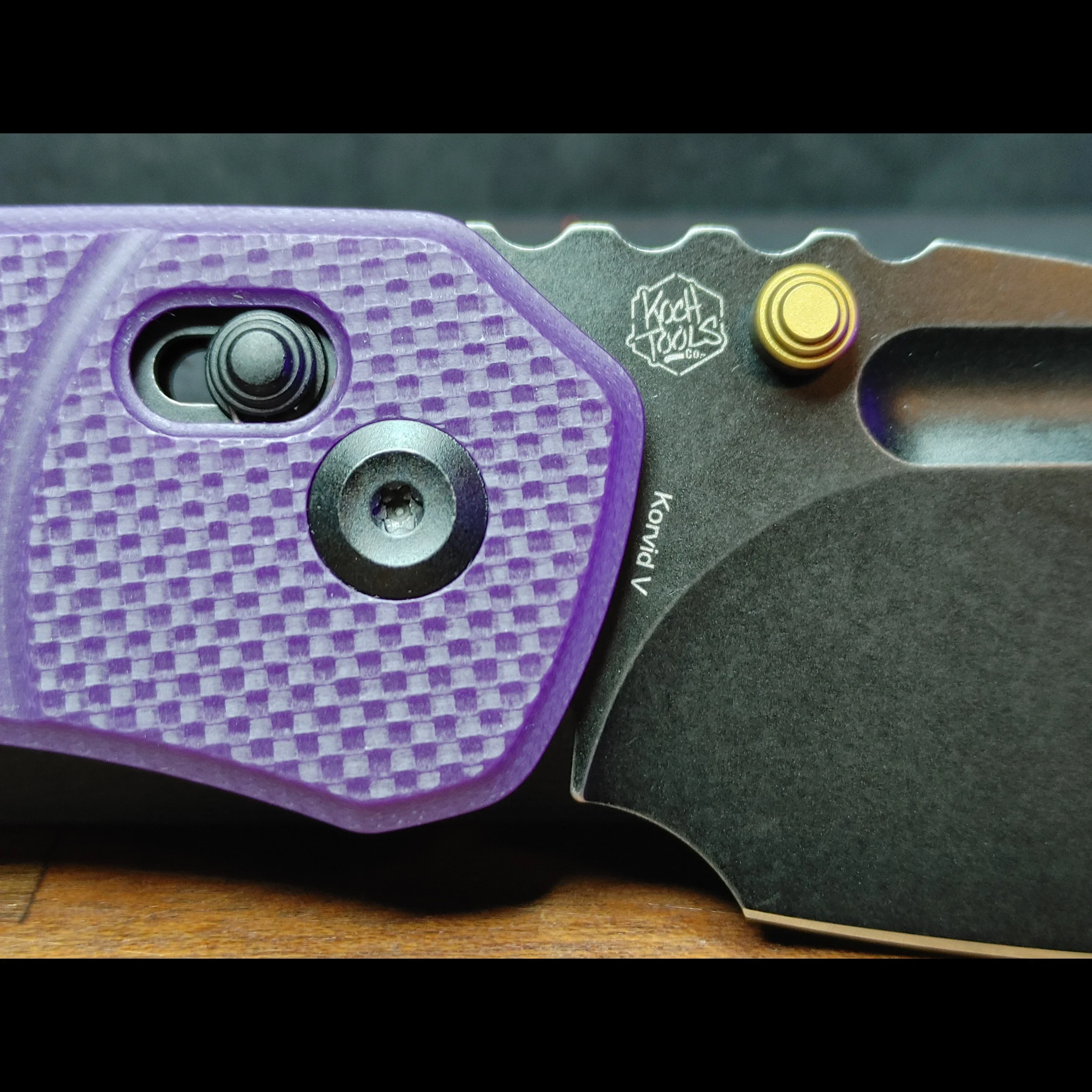 Bladebinge - KANSEPT - Korvid V - Crossbar Lock Purple G10 & D2 Blade