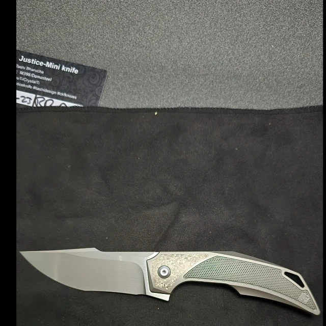 Bladebinge - Custom Knife Factory Mini Justice