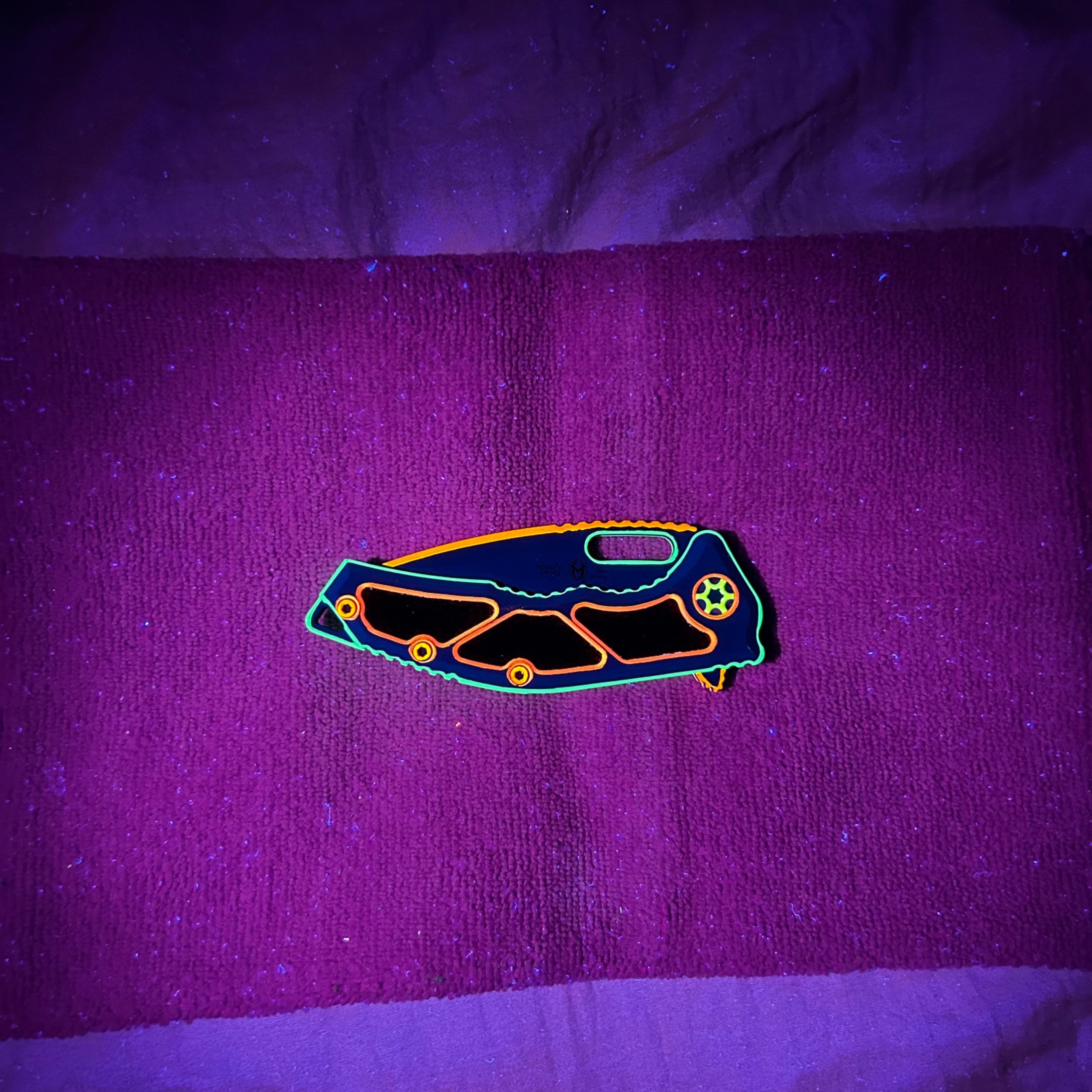 Bladebinge - Heretic Medusa Manual 80s Neon Cel-Shade Tanto - BROP