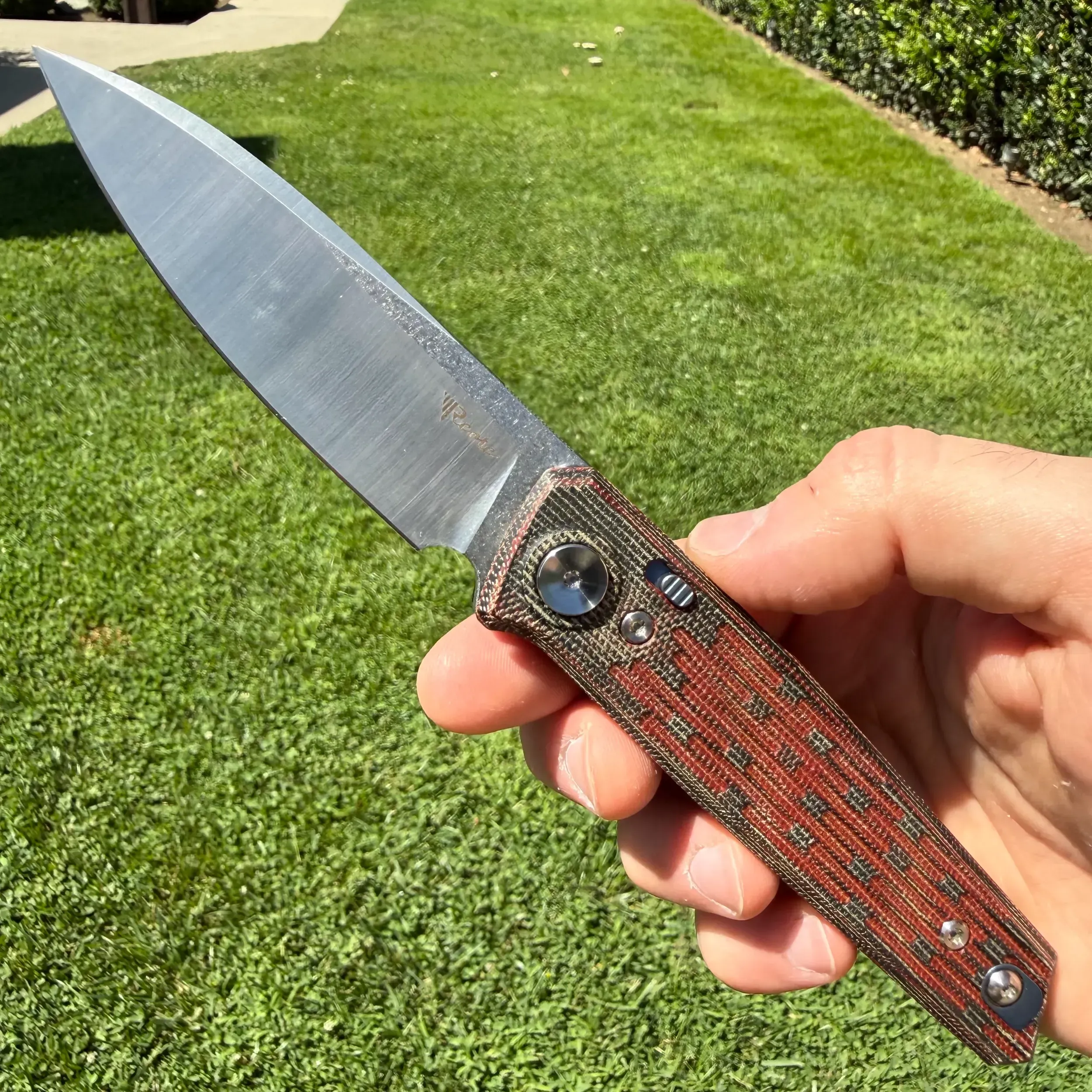 Bladebinge - Reate PL-6 pivot lock in beautiful red/black micarta LNIB