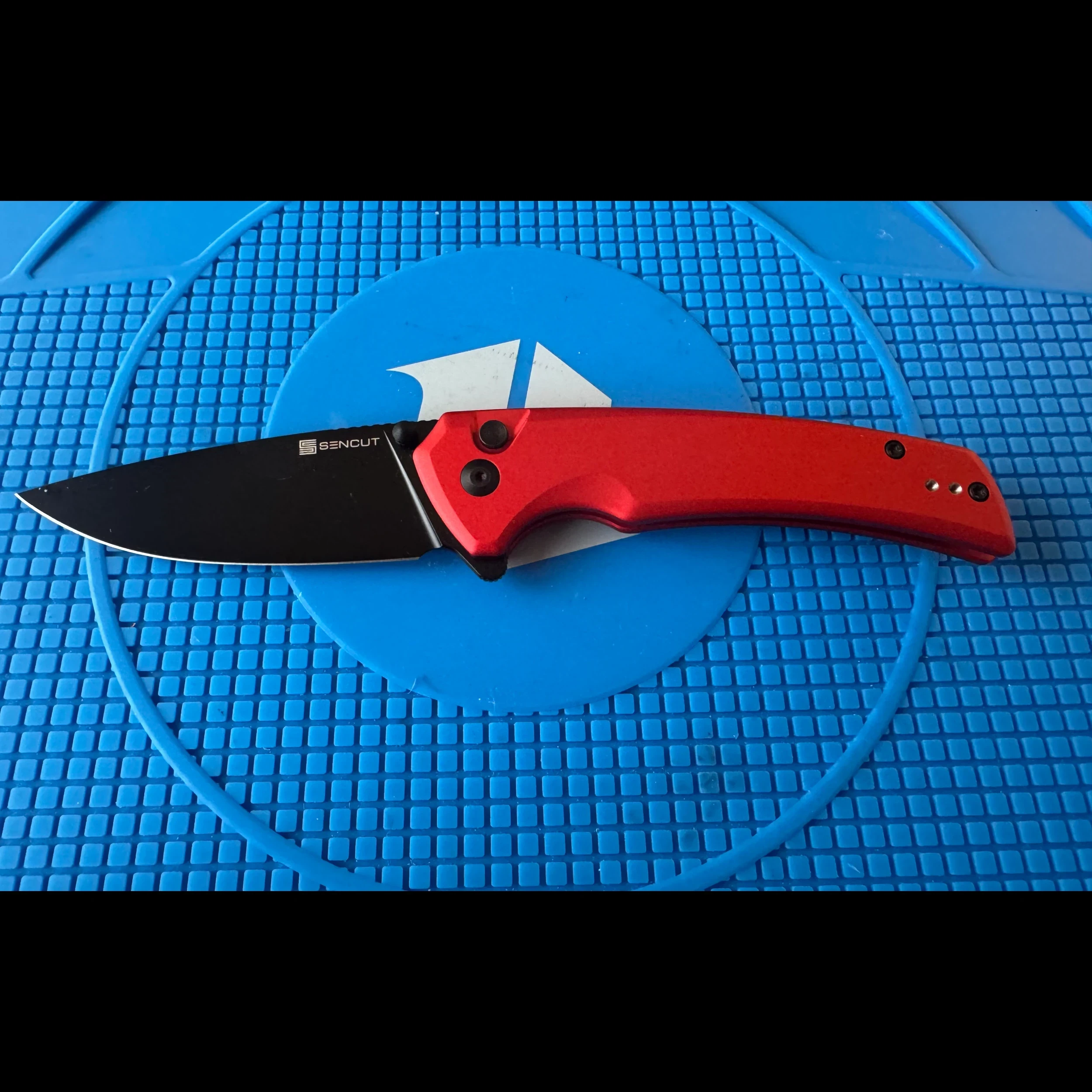 Bladebinge - SENCUT Serene Button Lock Knife Red Aluminum (3.48