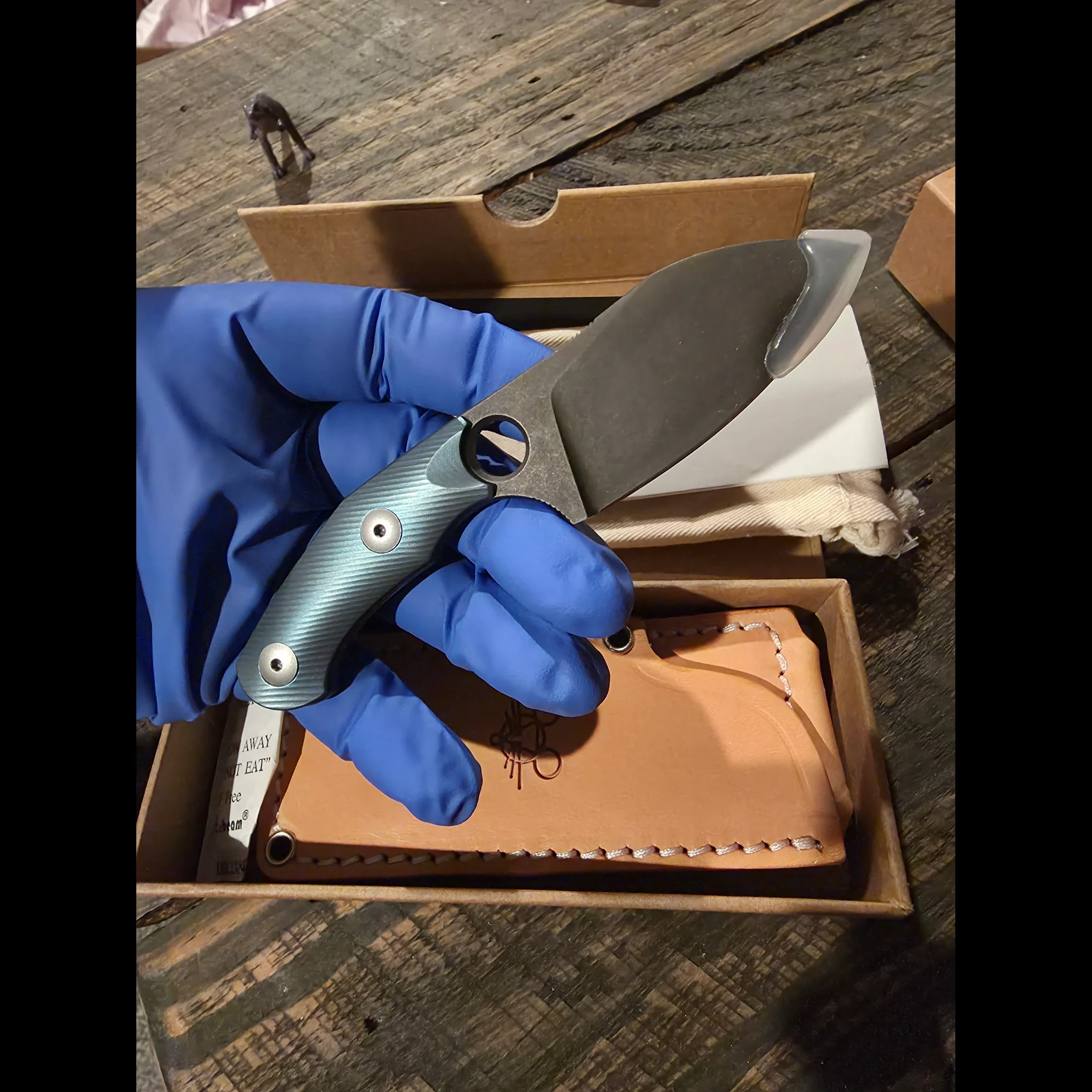 Bladebinge - Giantmouse GMF1-P with Blue Ano Titanium Scales N690