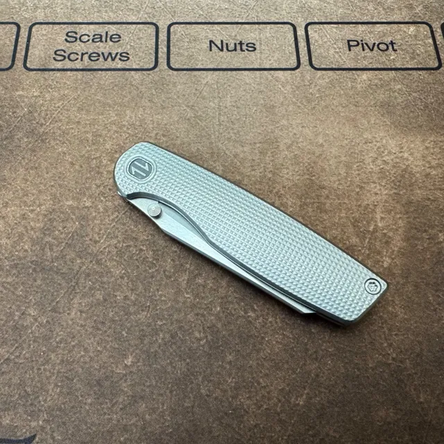 Bladebinge - Brown Knives Cortex Mini #012