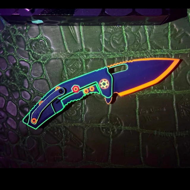 Bladebinge - Heretic Medusa V3 Manual - 80s Neon Cel Shade - DLC