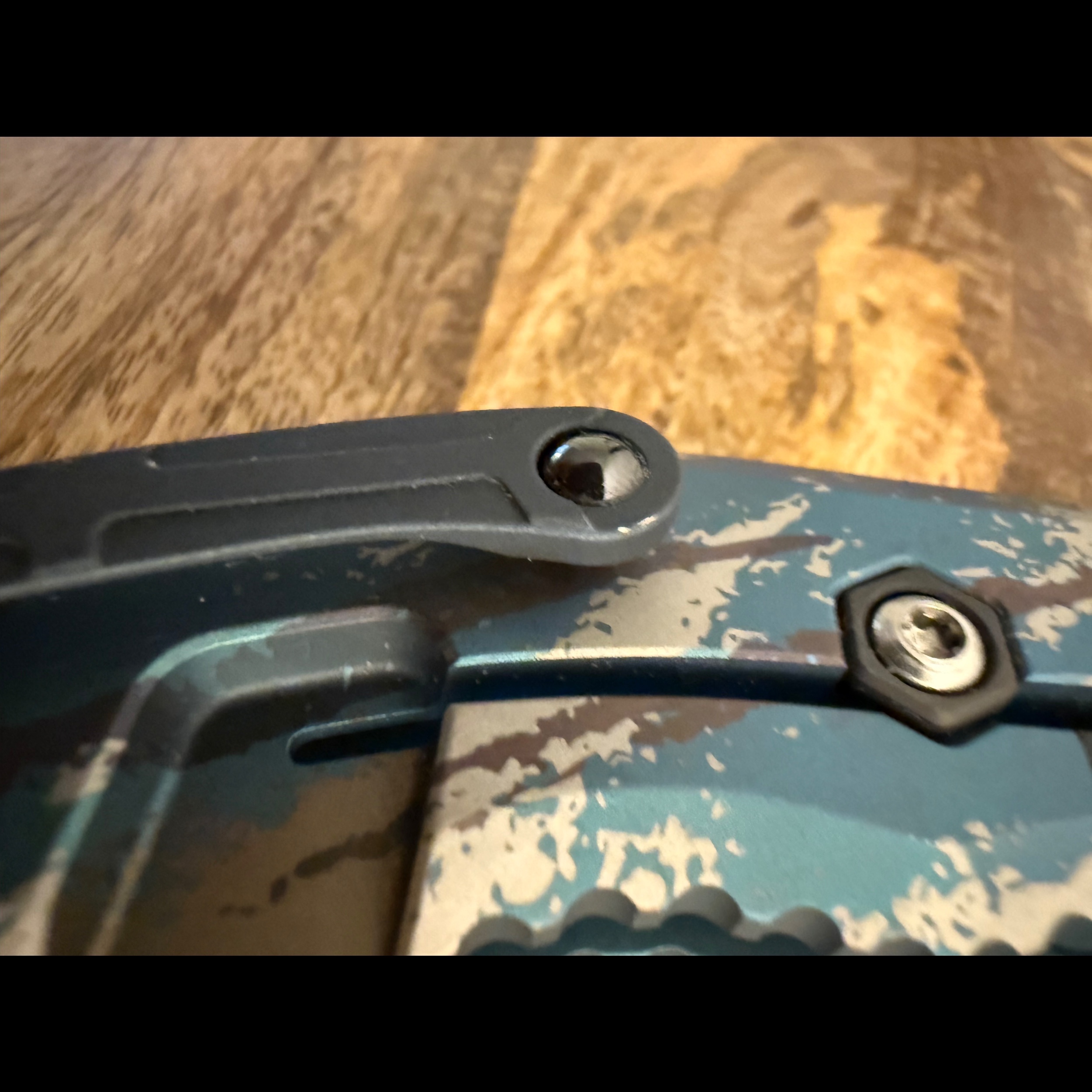 Bladebinge - Heretic Medusa V3 Manual - 90s Solo Cup Anodization
