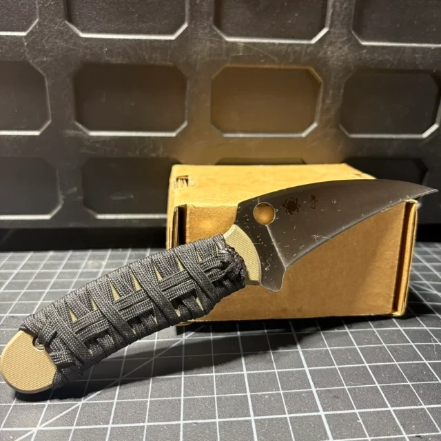 Bladebinge - Custom Spyderco Reverse Fixed Blade