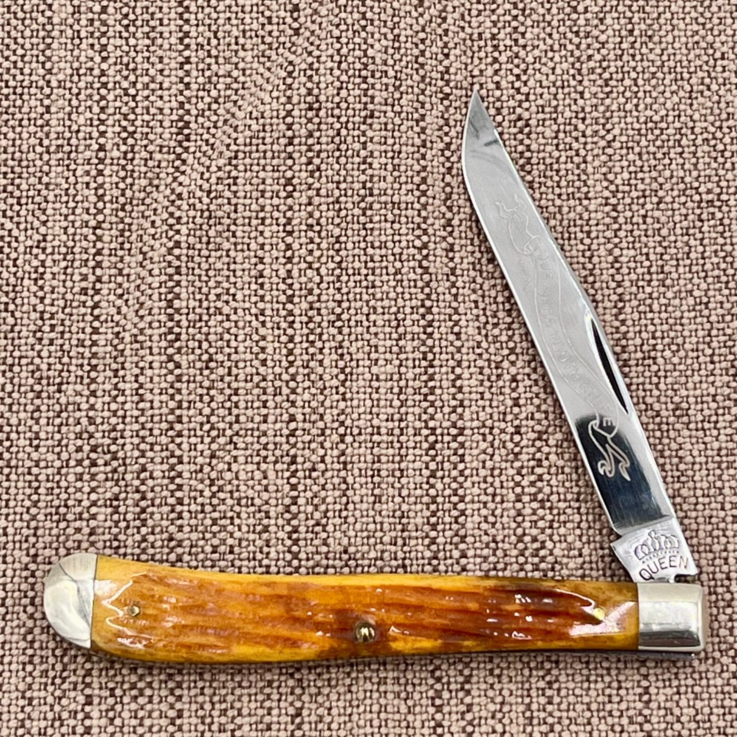 新品❗️未開　Crown  15years OLD Bladebinge - 1995 Queen Honey Bone Slim Line Trapper NKCA